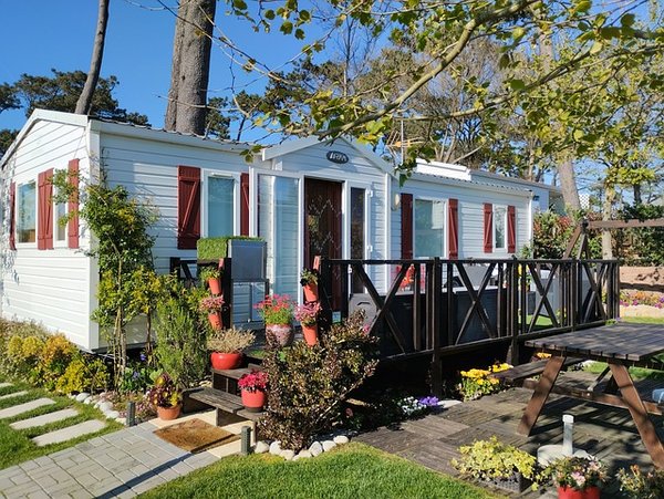 Quelles sont les prestations d'un mobil-home de luxe par rapport aux autres ?