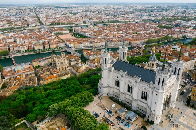 Les annonces immobilières à Lyon, couvrant une large gamme de biens résidentiels et commerciaux